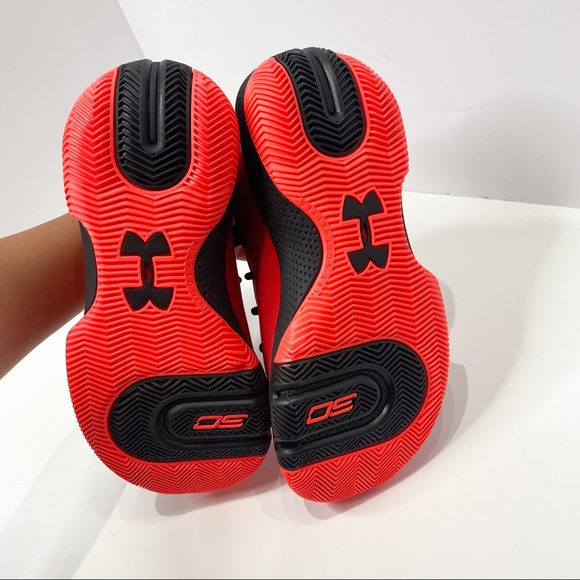 Under Armour SC 3Zero III Boys Sneakers Red Sz 5 - Picture 7 of 8